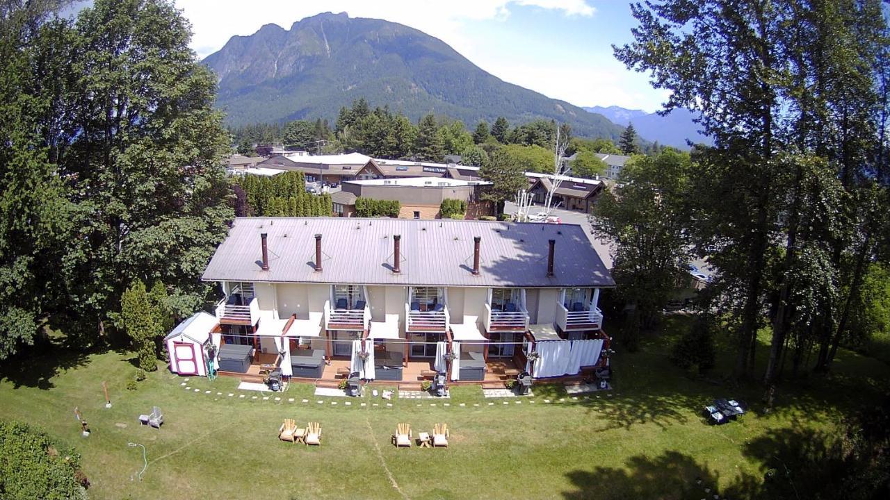 Moon River Suites #5 North Bend Buitenkant foto
