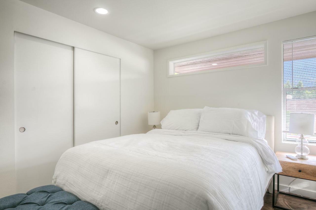 Moon River Suites #5 North Bend Buitenkant foto