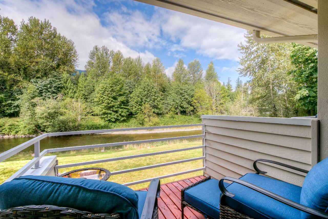 Moon River Suites #5 North Bend Buitenkant foto